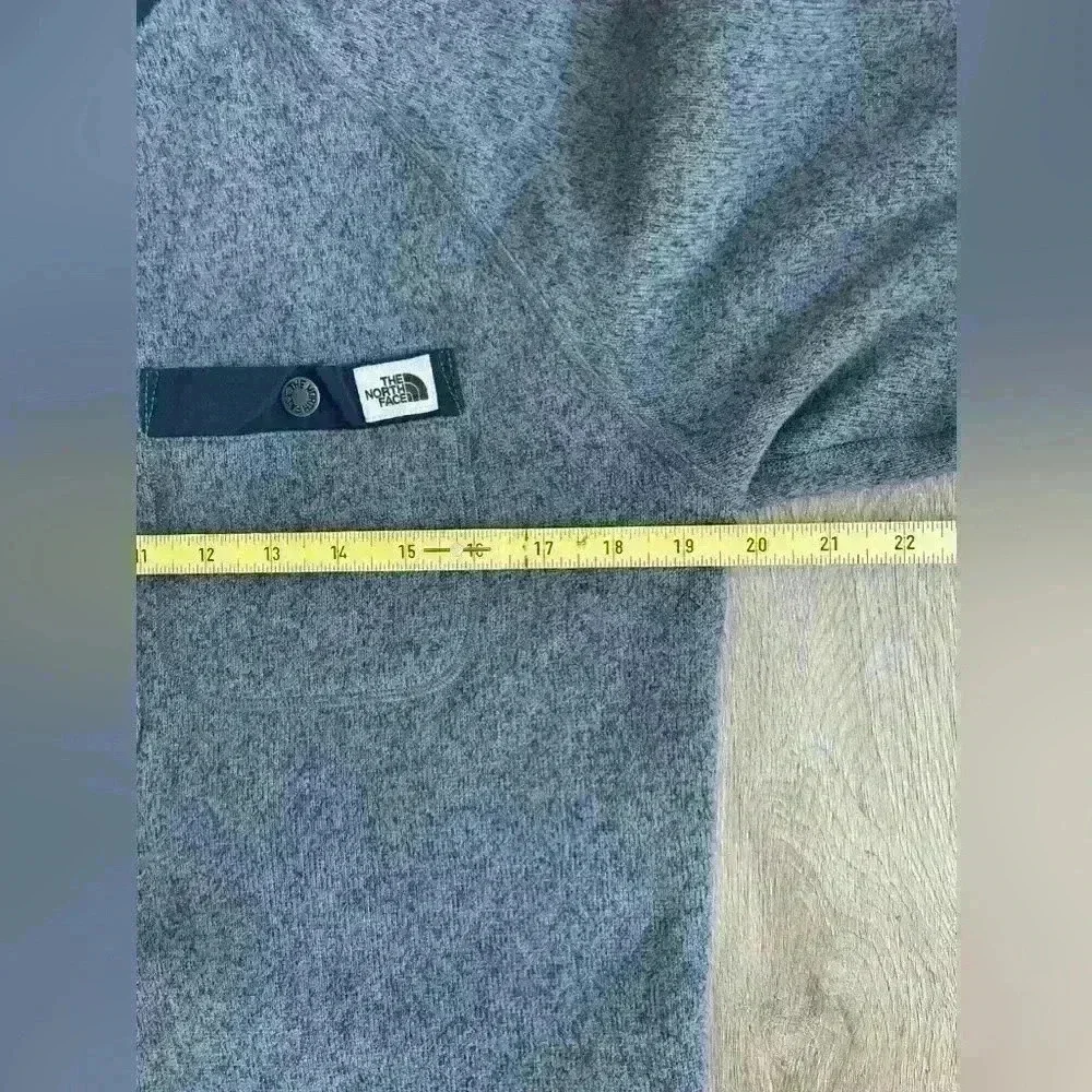 The North Face Gordon Lyons Men’s 1/4 Quarter Zip Knit Woven Sweater Gray S